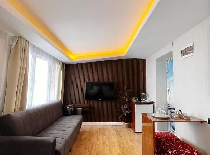 Zebra Alsancak מלון *