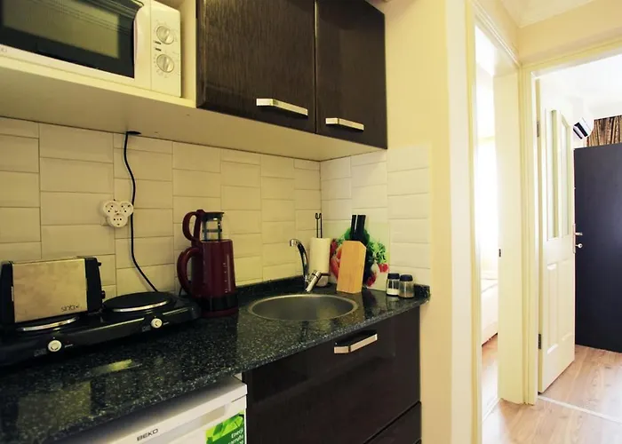 Zebra Alsancak מלון