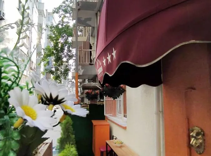 Zebra Alsancak Hotel *