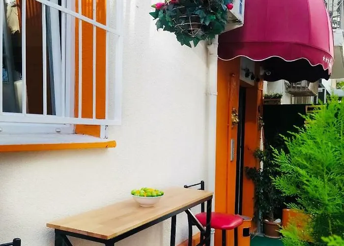 Zebra Alsancak Hotel *